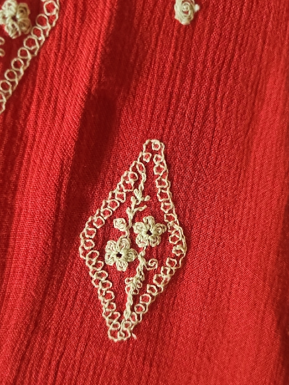 Free People Red Diamond Floral Cream Embroidered Boho Top Tunic Sz Large WT136 - Picture 7 of 9